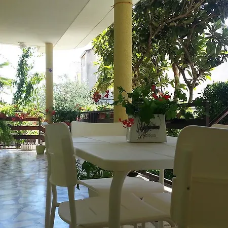 Apartment Perunika Zadar