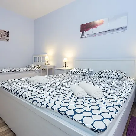 Perunika Apartamento *